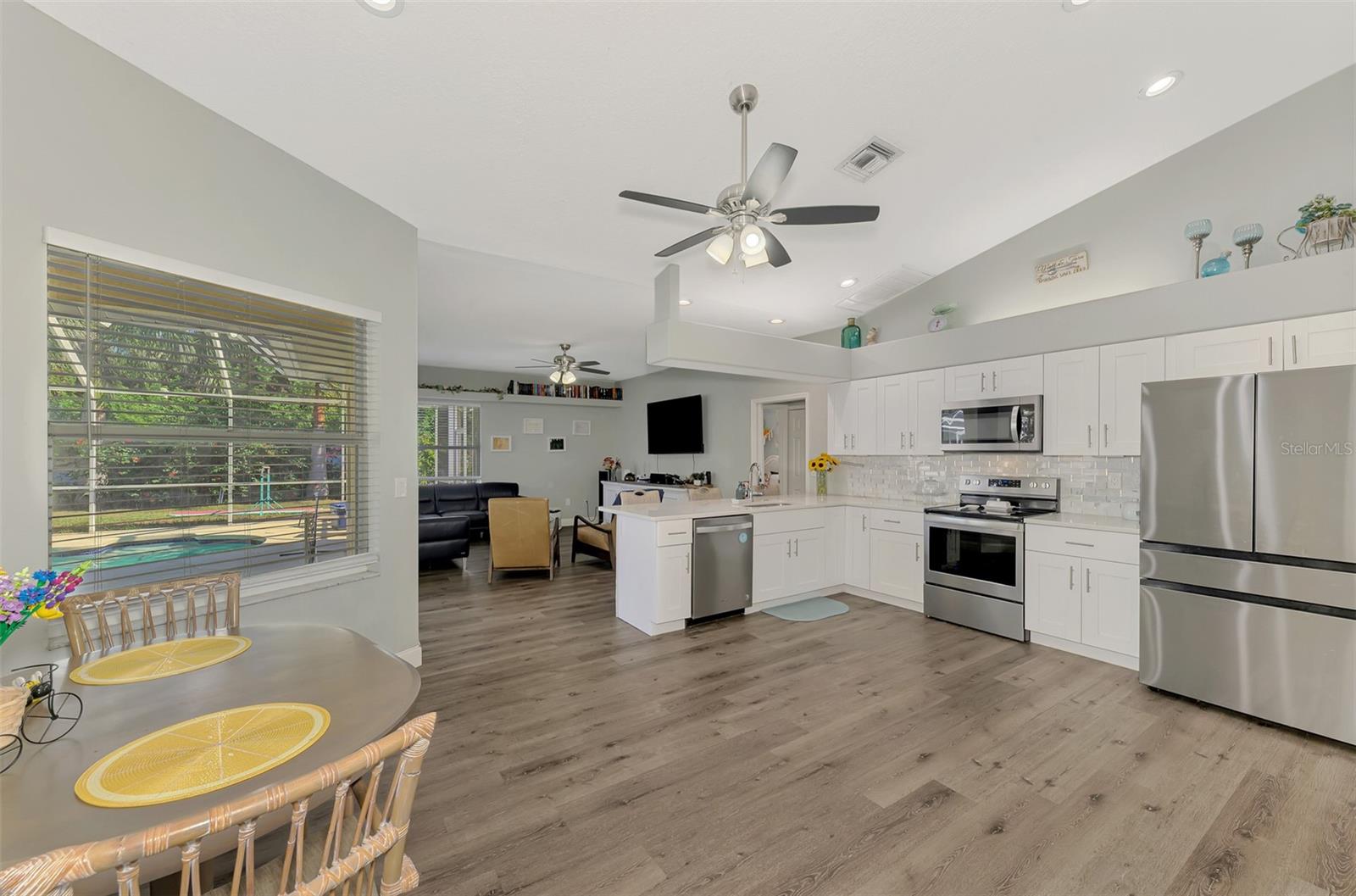 BAY OAKS ESTATES - Residential