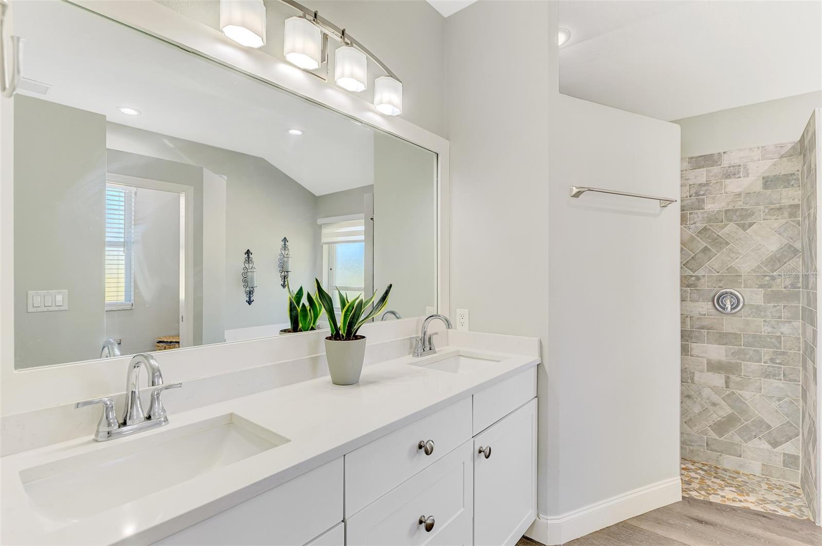 BAY OAKS ESTATES - Residential