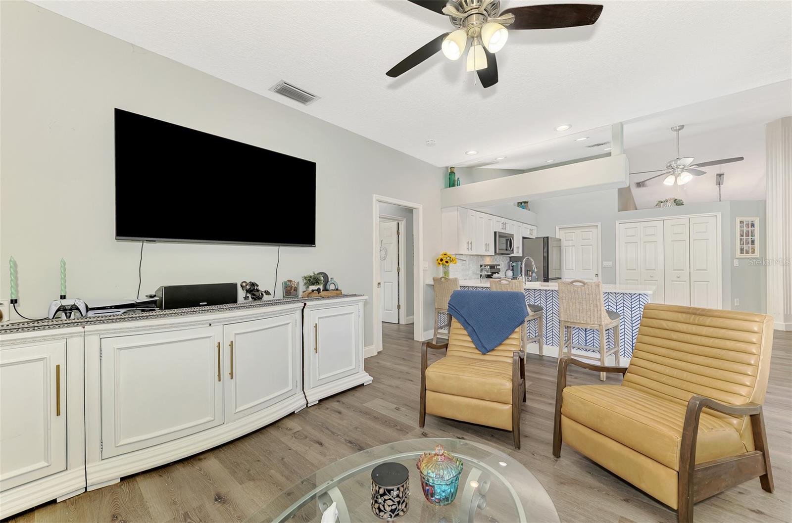 BAY OAKS ESTATES - Residential