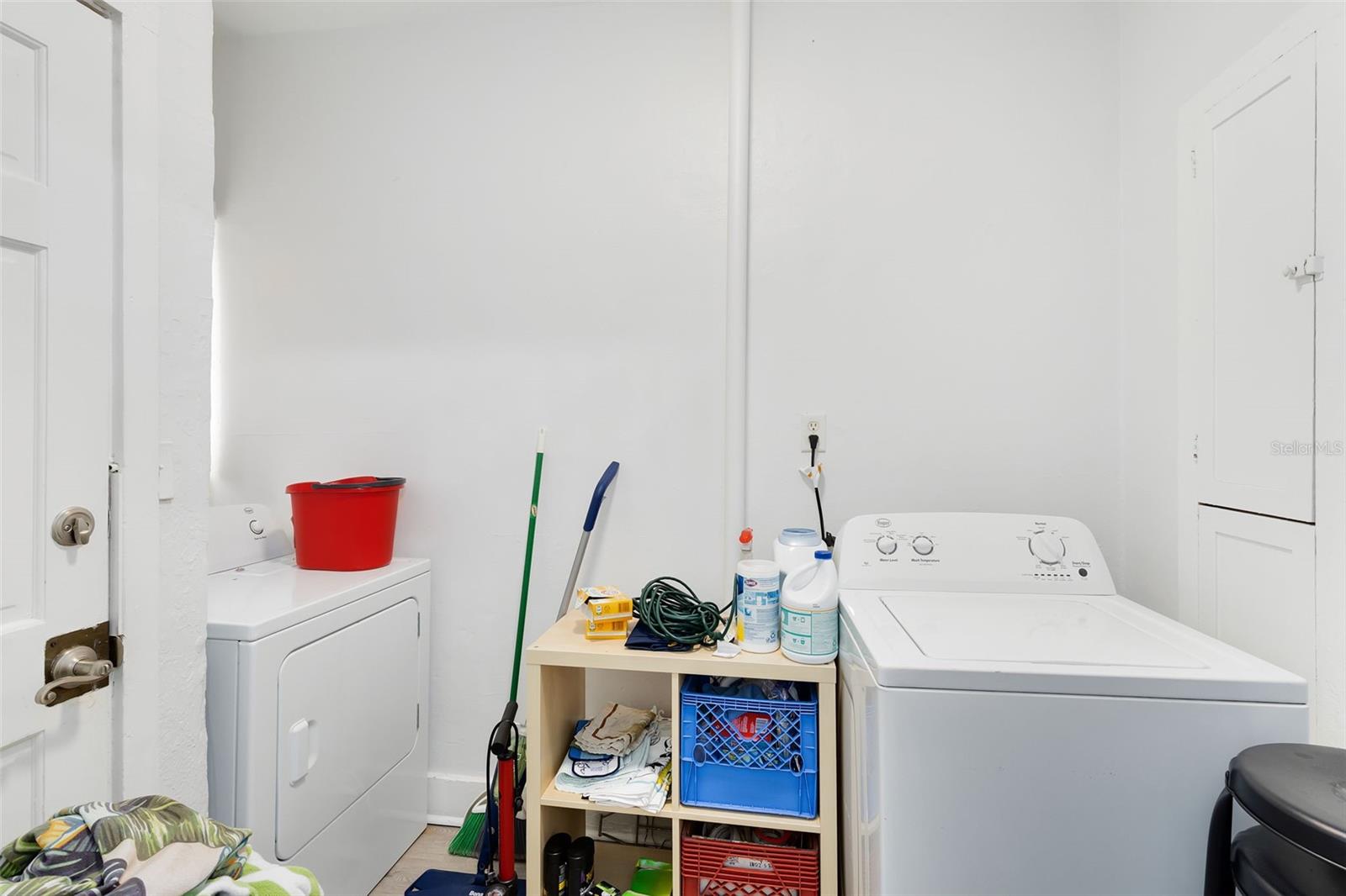 COLONIAL PARK SUB - Residential Income