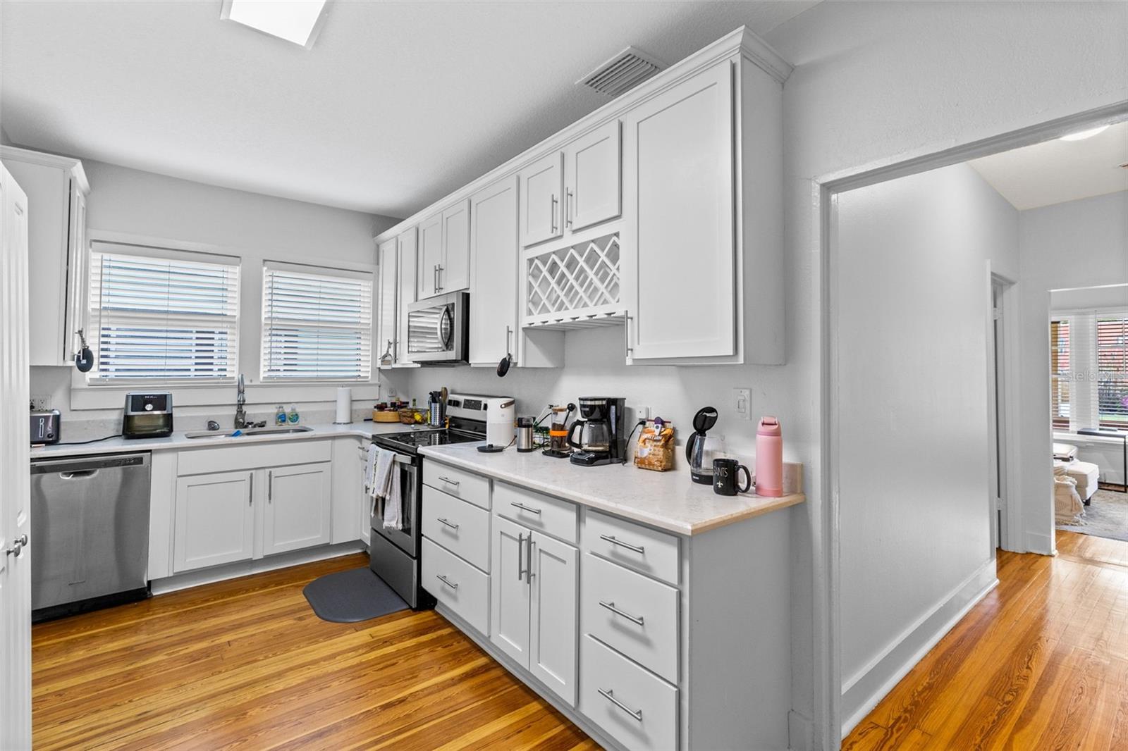 COLONIAL PARK SUB - Residential Income