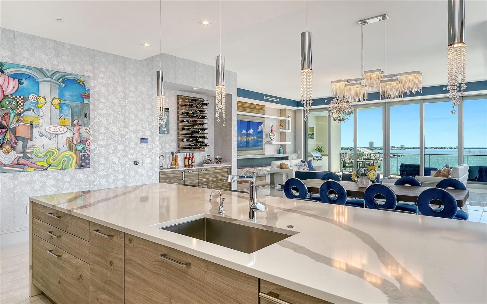 401 QUAY 805