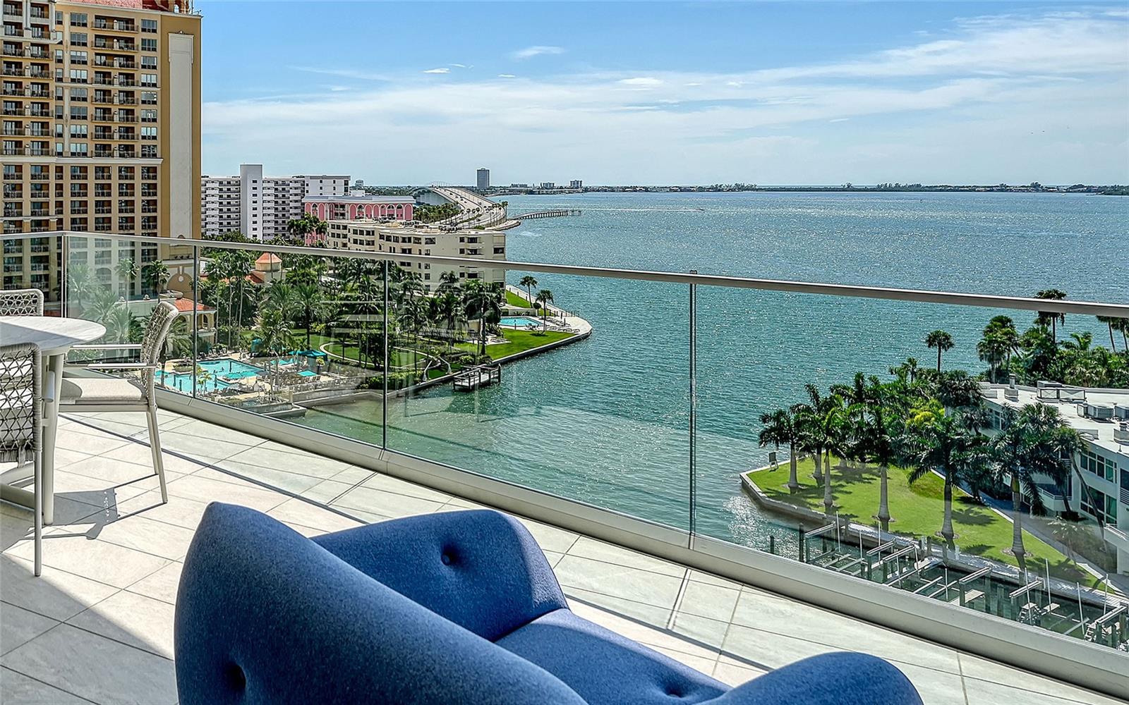401 QUAY 805