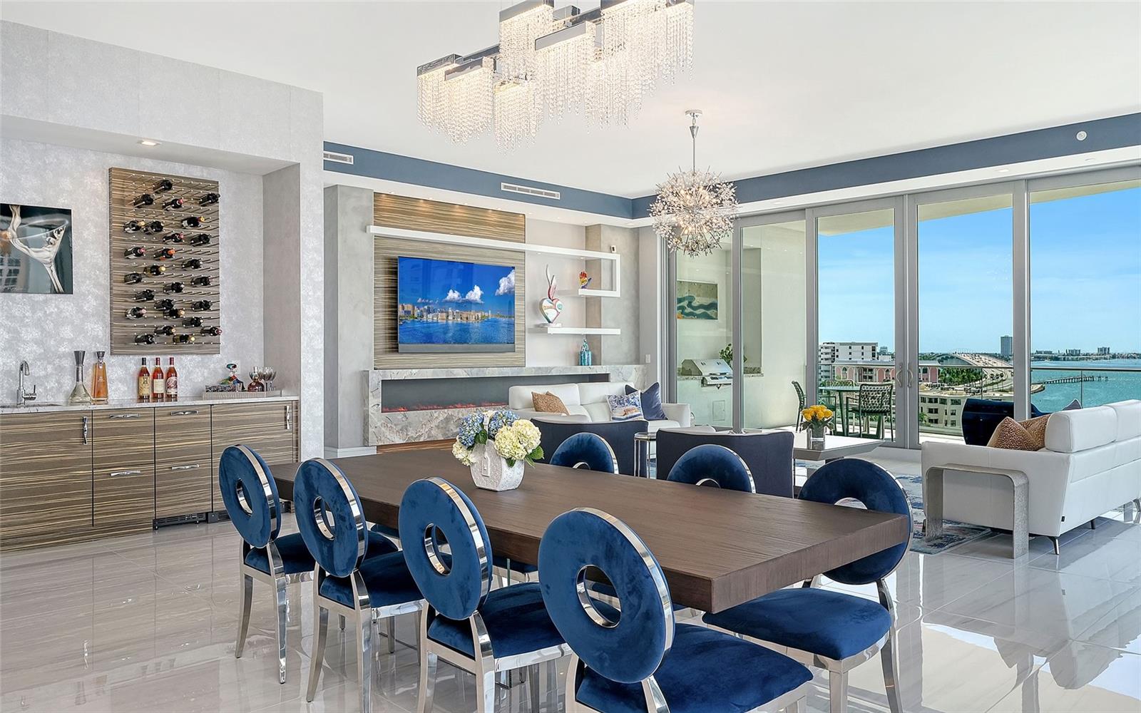 401 QUAY 805