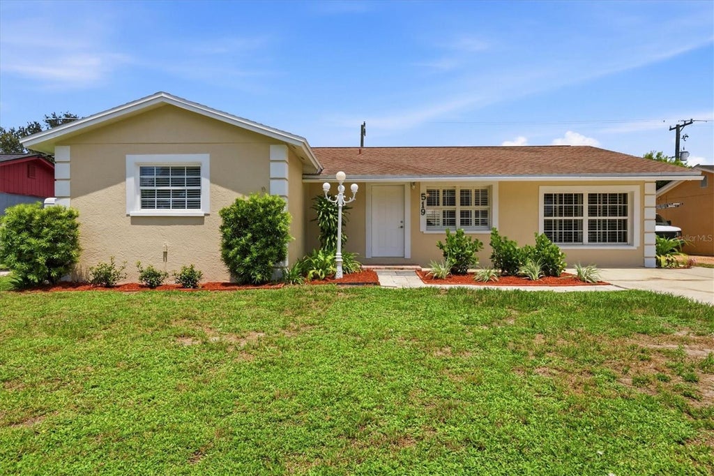 Photo of 519 65th Avenue W, Bradenton, FL 34207 (MLS # A4703682)