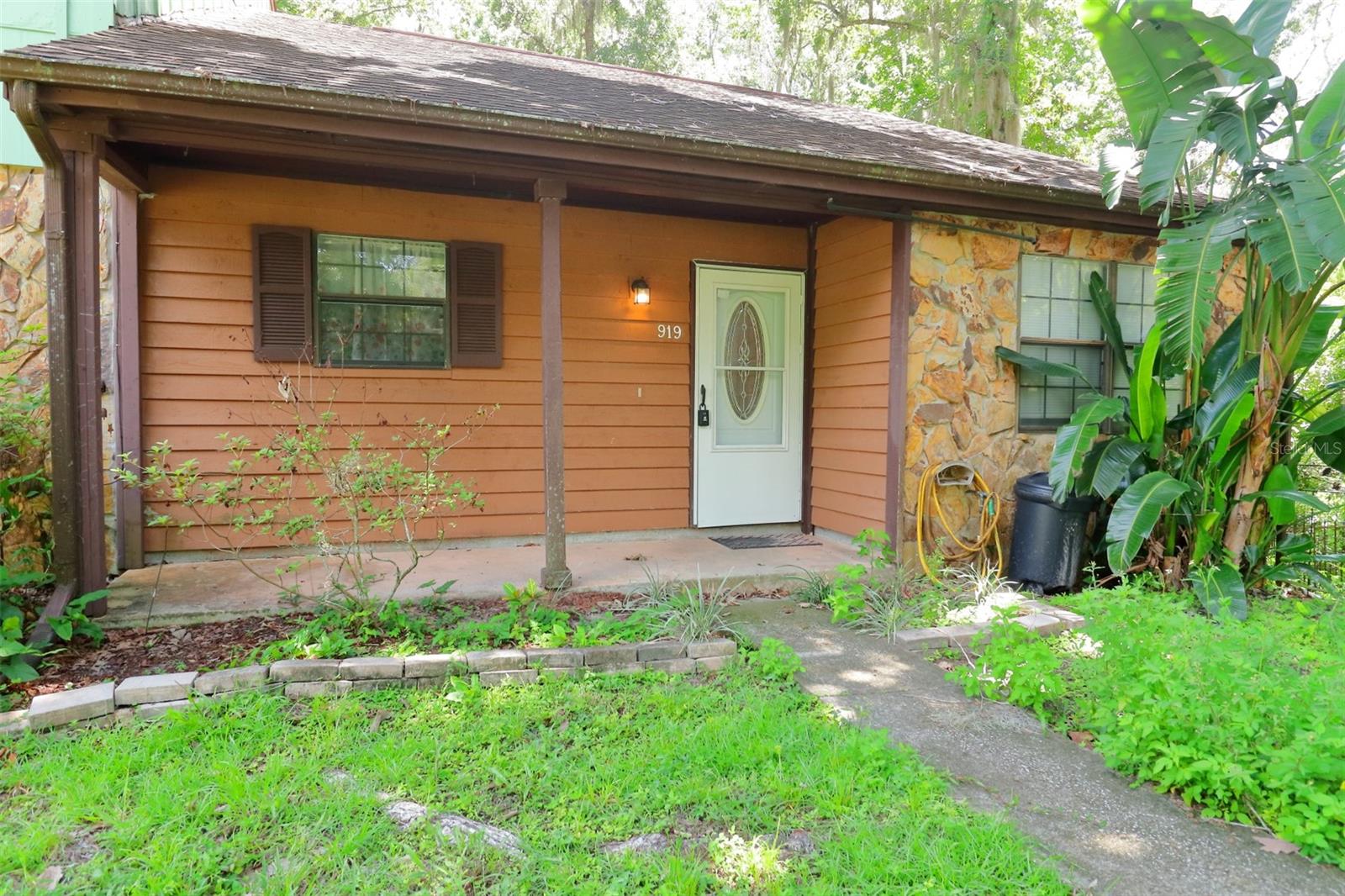 Photo 3 of 27 of 919 CANDLEBROOK LANE house