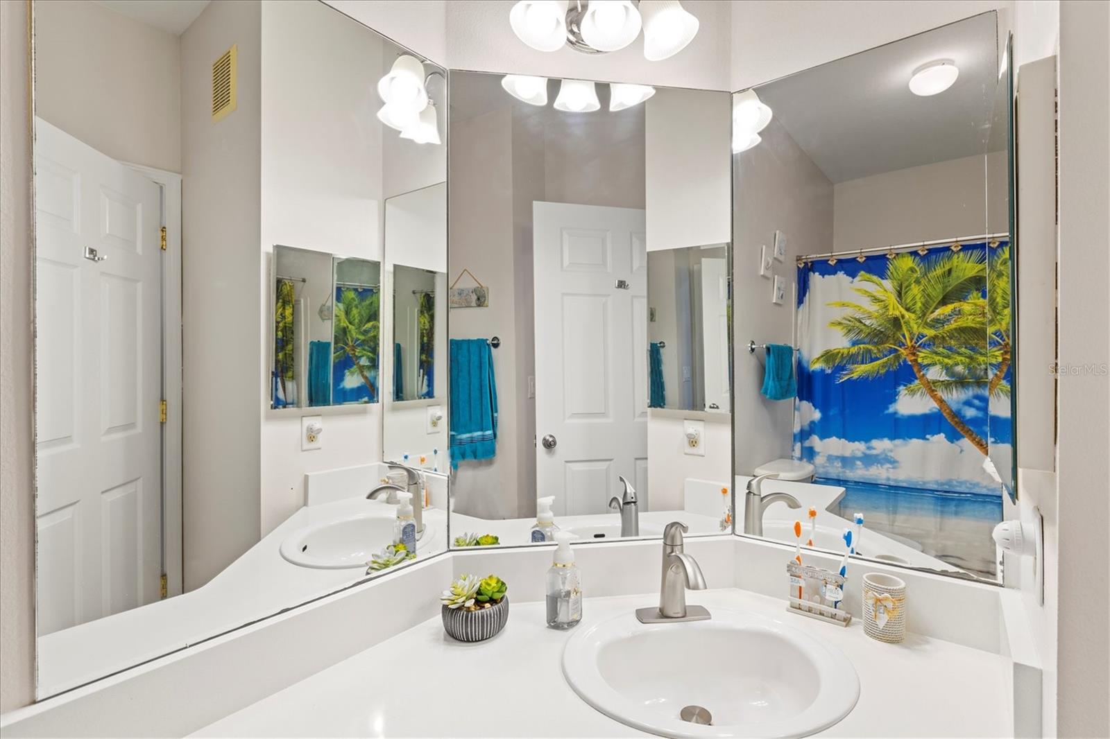 THE PALMS OF CORTEZ - Residential