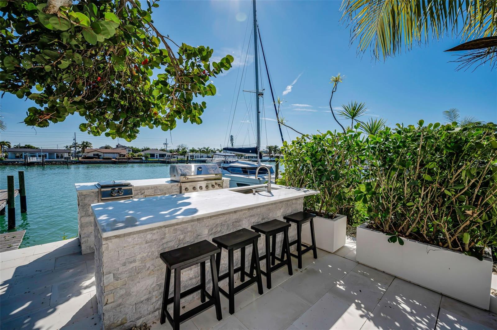 CAPRI ISLE - Residential