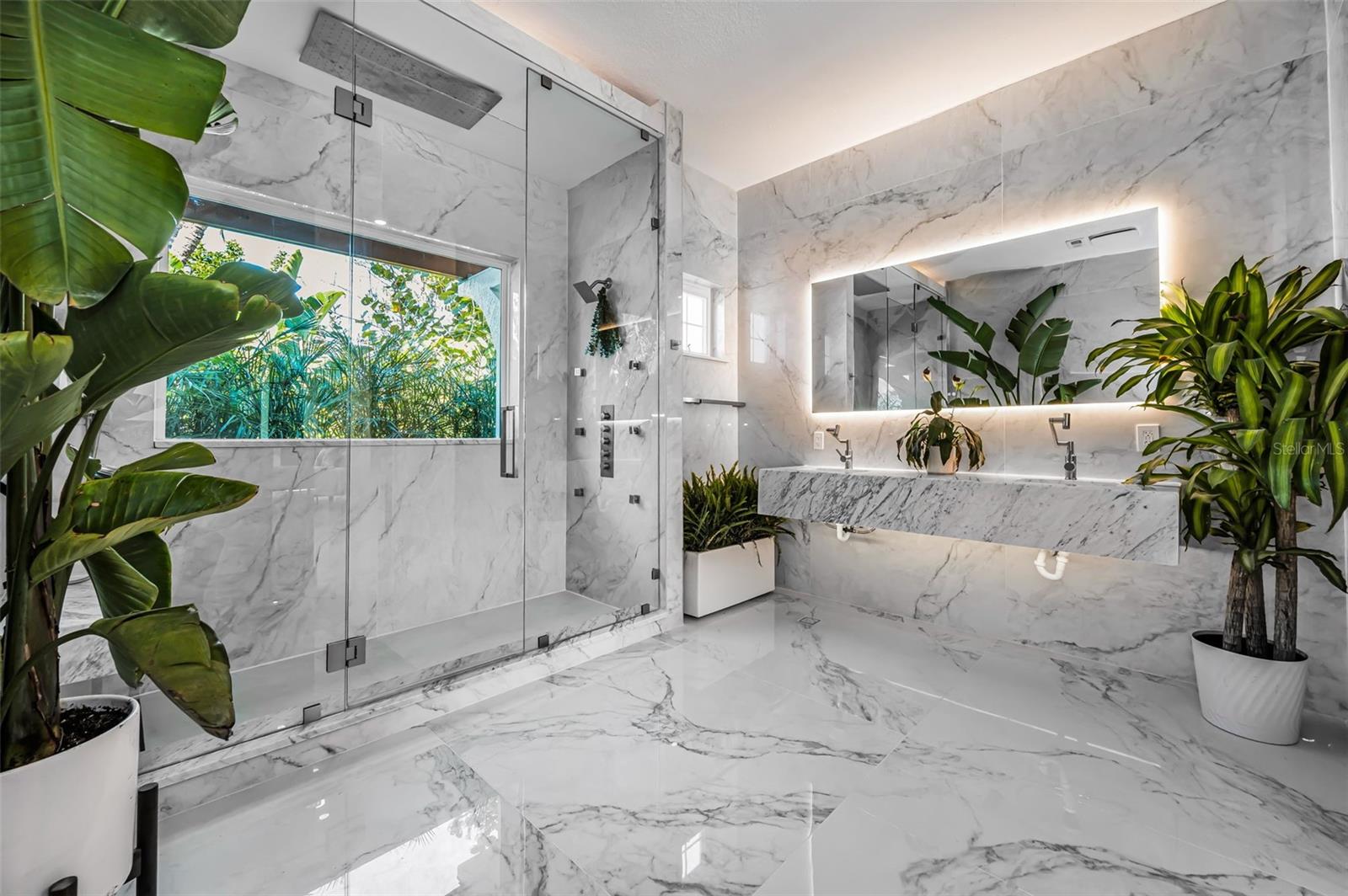 CAPRI ISLE - Residential