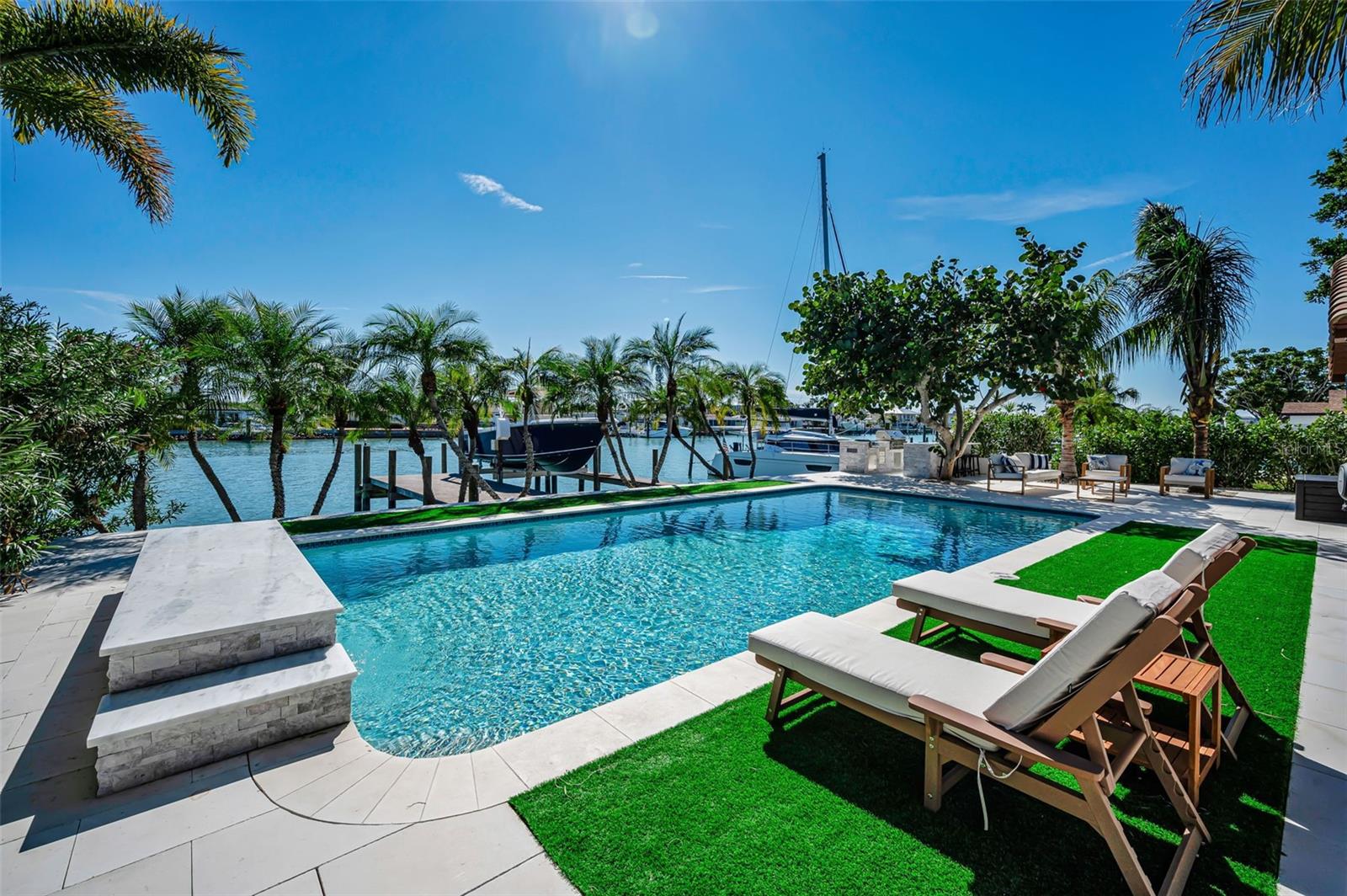 CAPRI ISLE - Residential