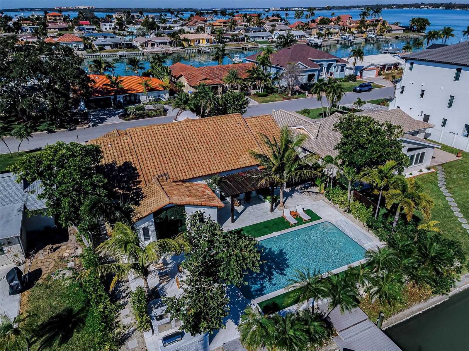 CAPRI ISLE - Residential