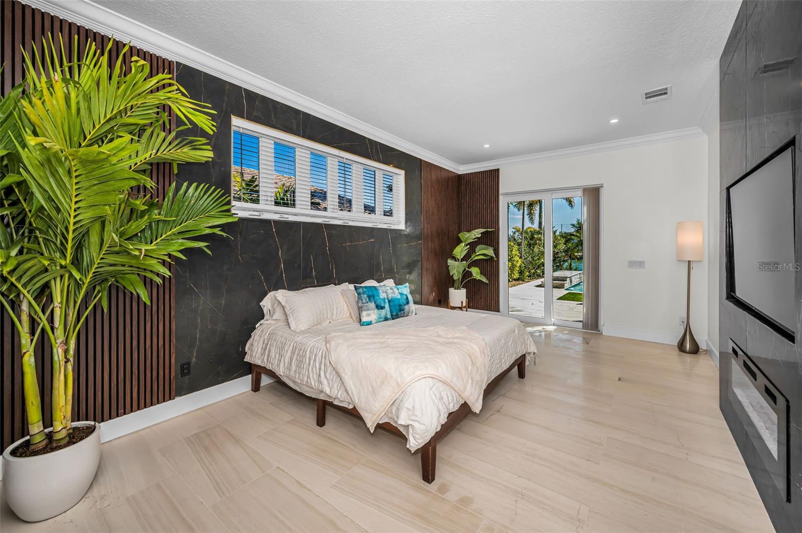 CAPRI ISLE - Residential