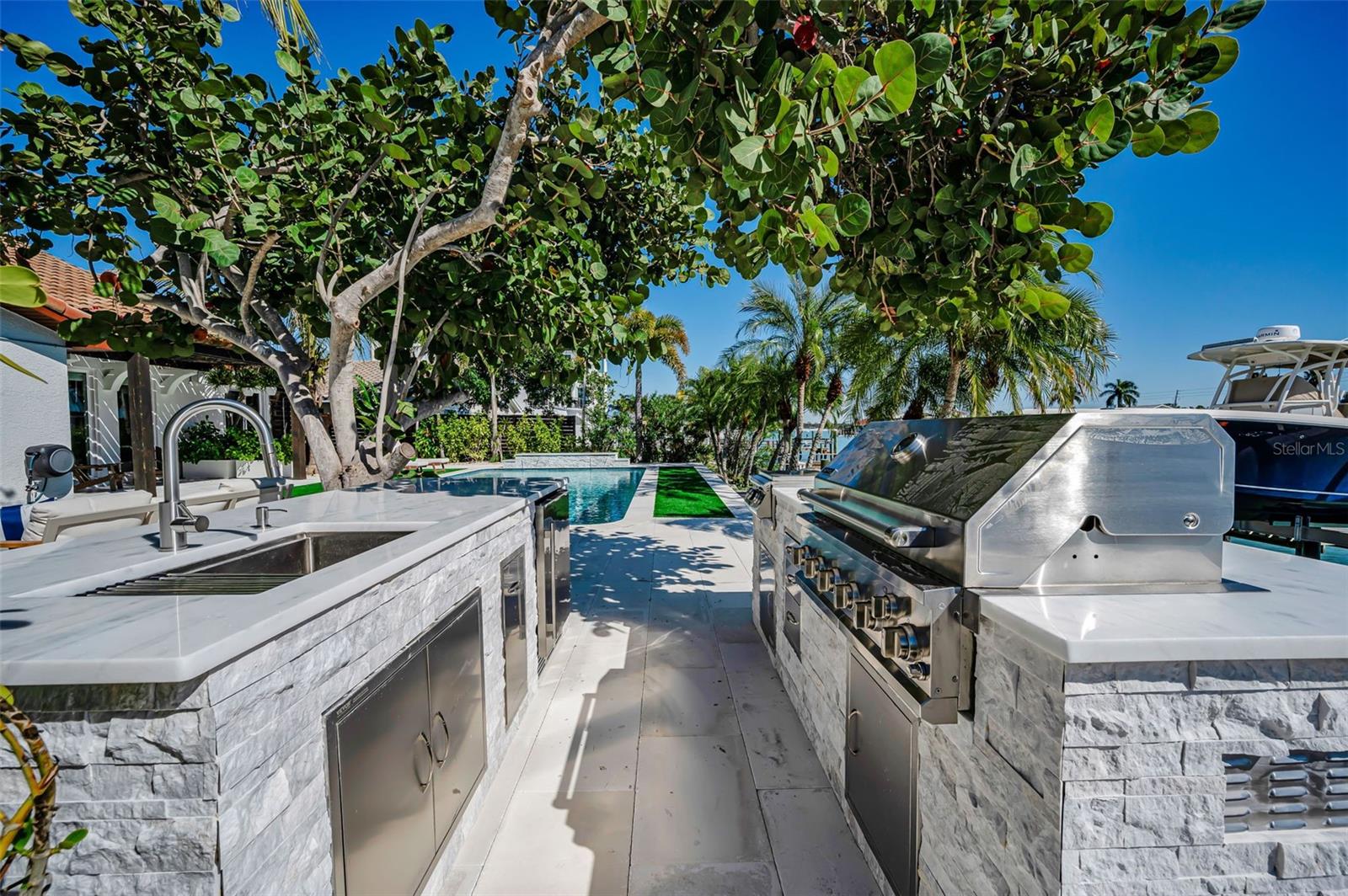 CAPRI ISLE - Residential