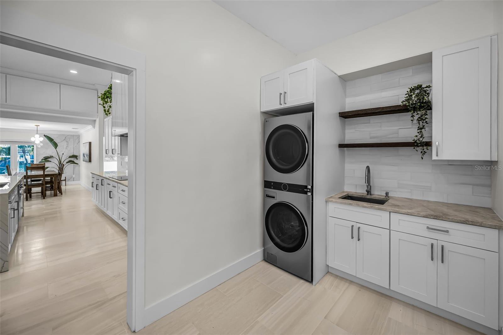 CAPRI ISLE - Residential