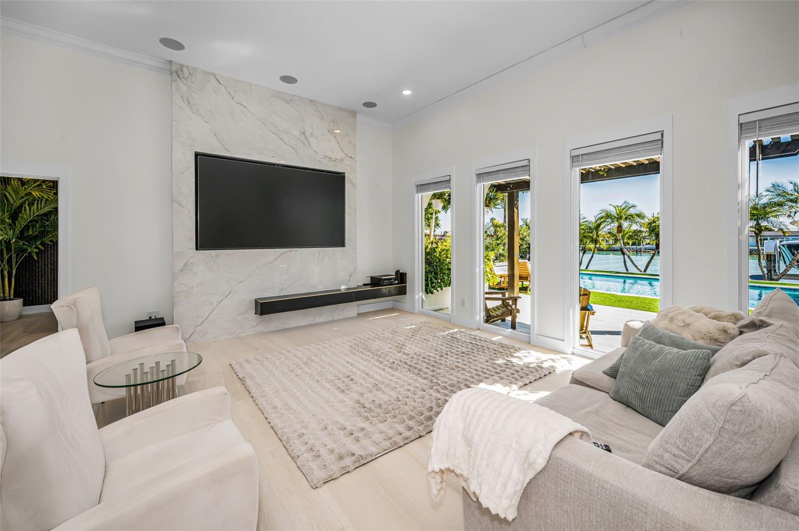 CAPRI ISLE - Residential