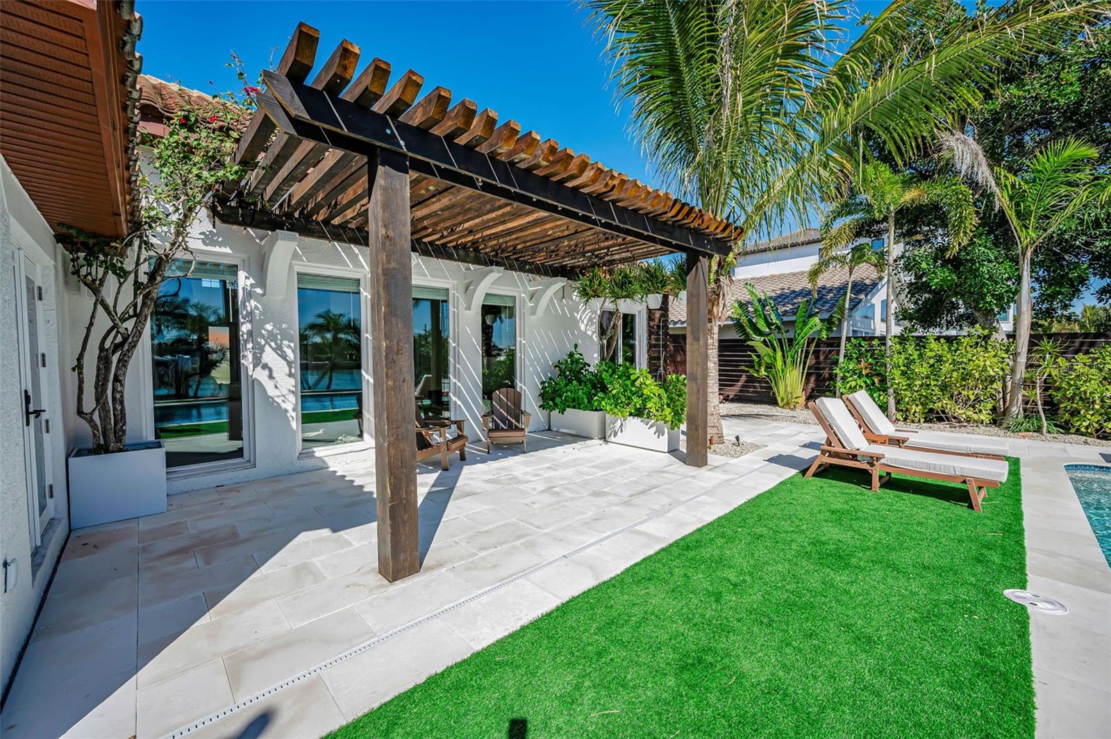 CAPRI ISLE - Residential