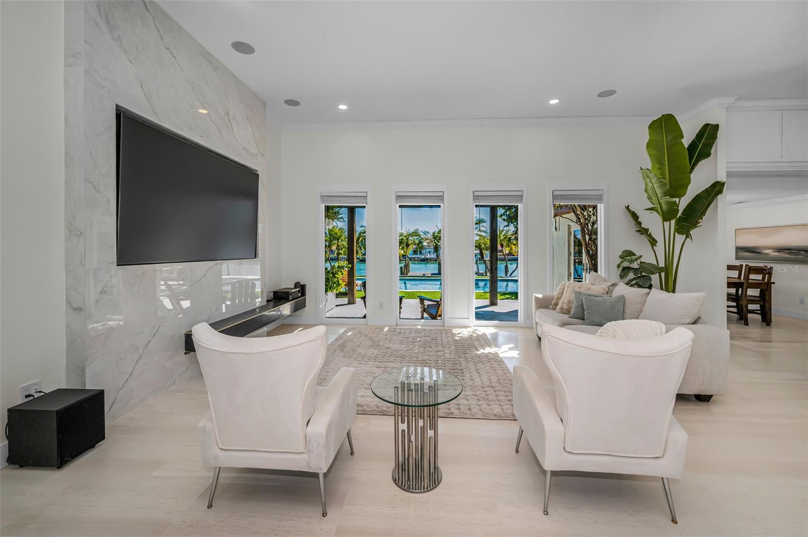 CAPRI ISLE - Residential