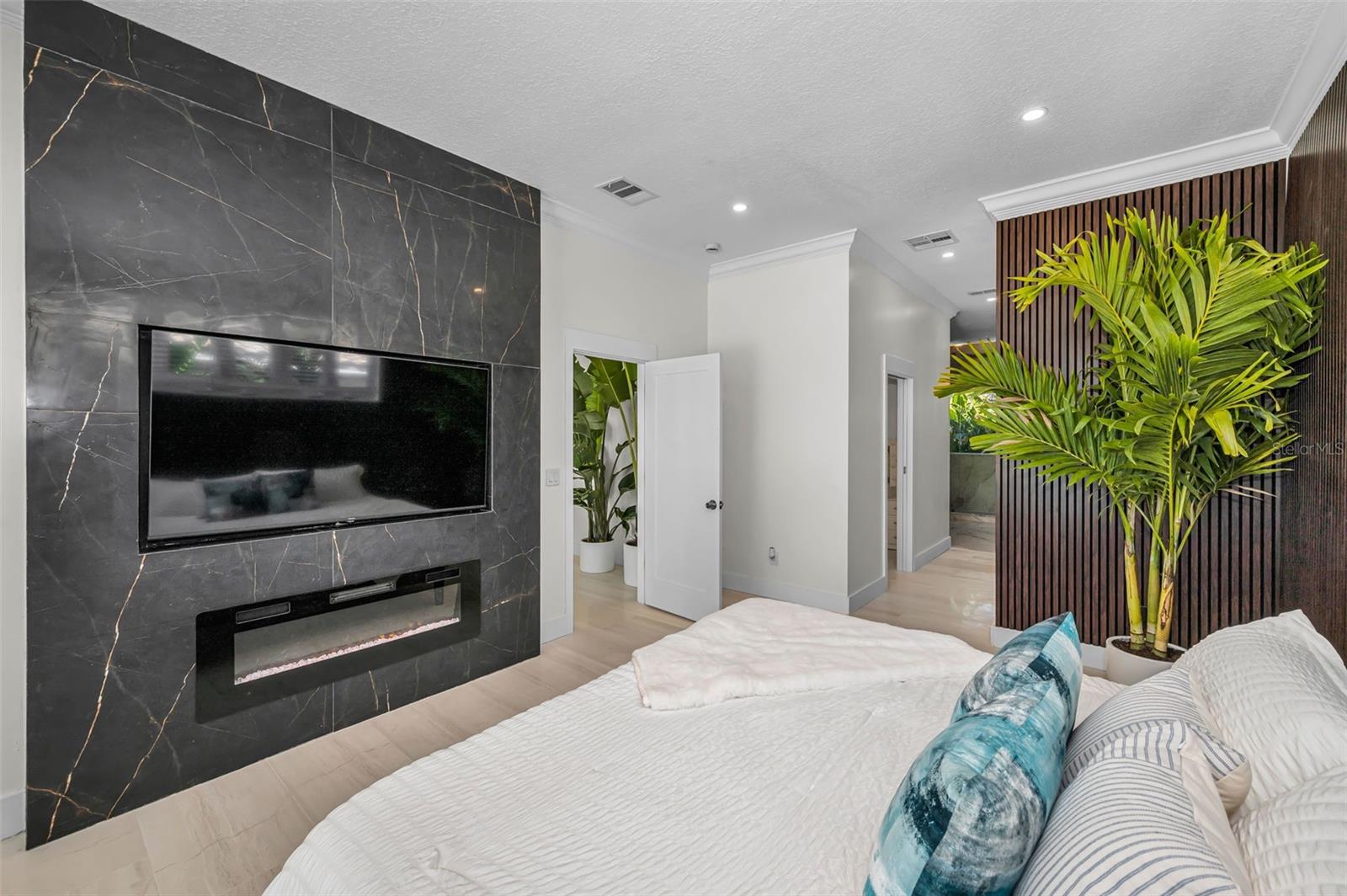 CAPRI ISLE - Residential