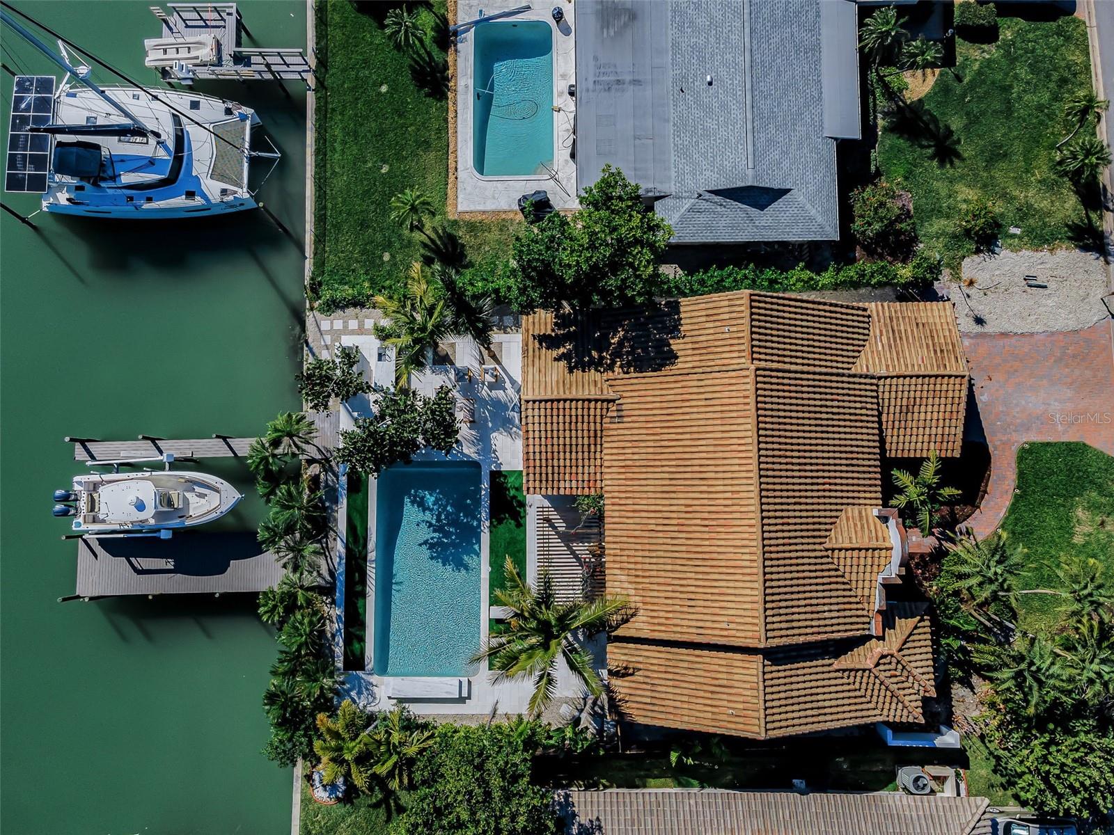 CAPRI ISLE - Residential