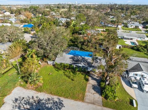 A home in SARASOTA