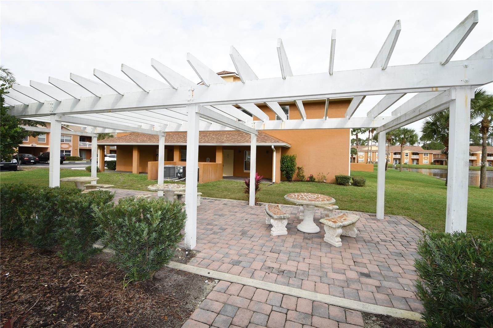 PALM POINTE I - Residential