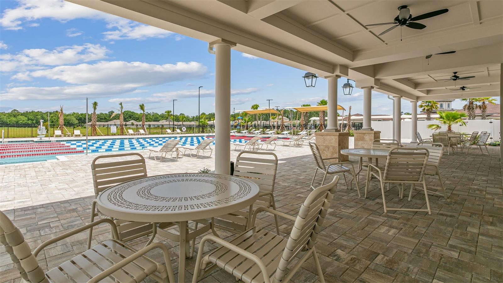 ENTRADA - Residential