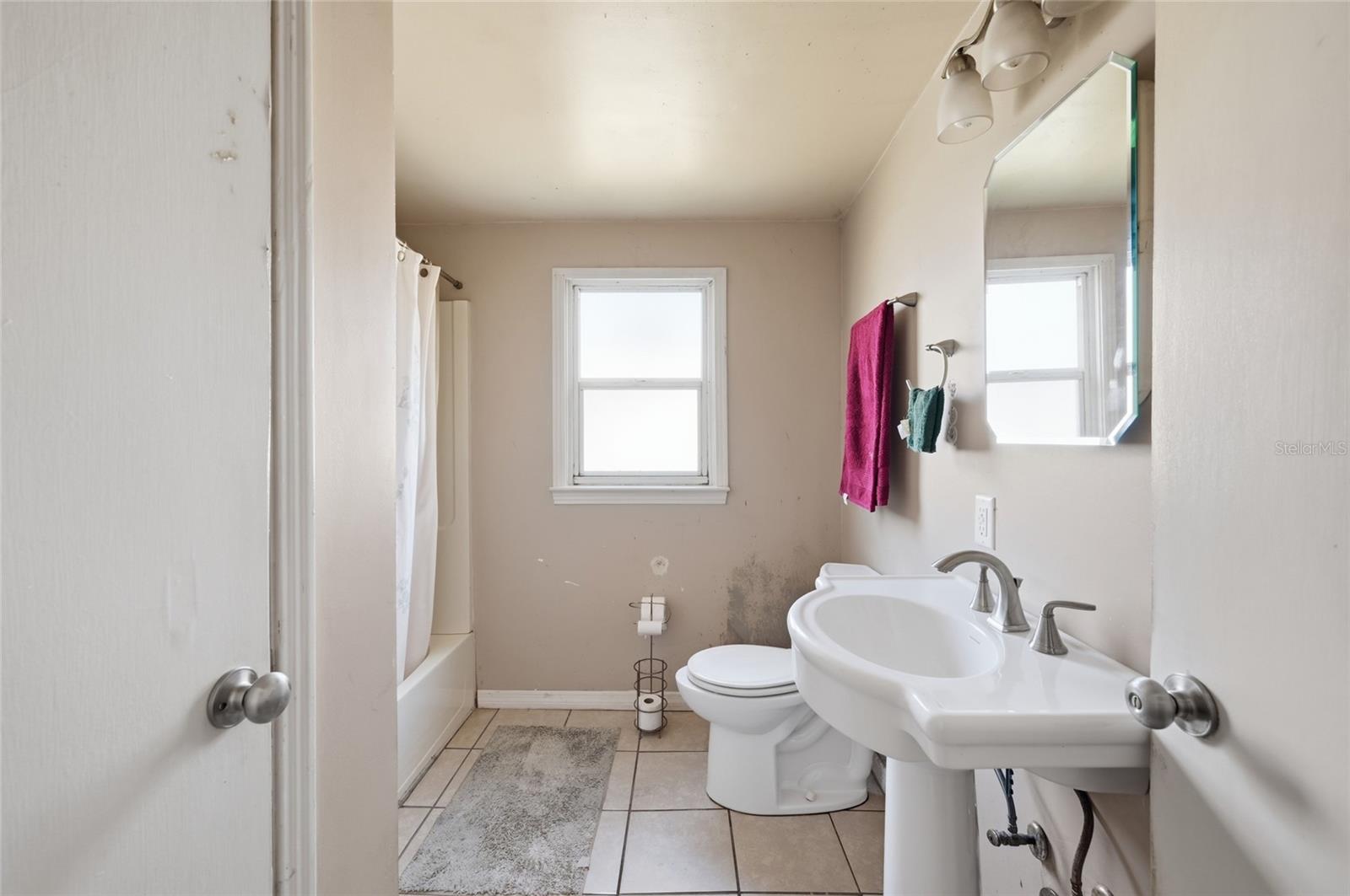 BELLE HAVEN UNIT B REP - Residential