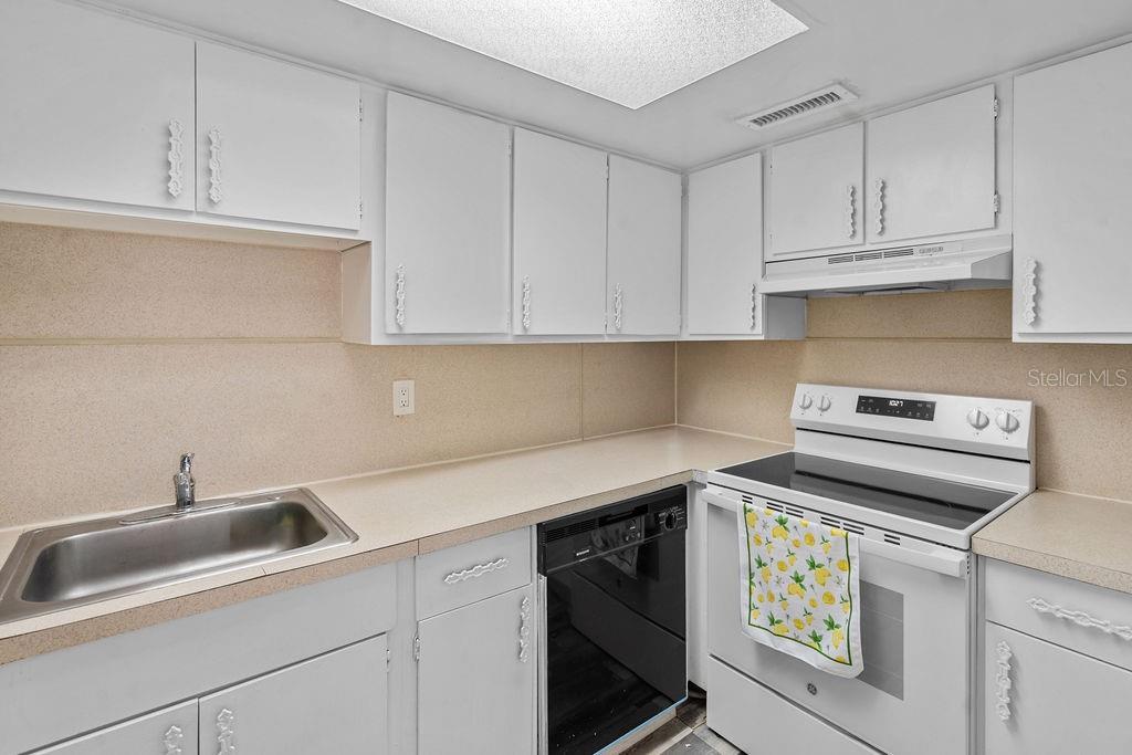 CARRINGTON PARK A CONDO - Residential