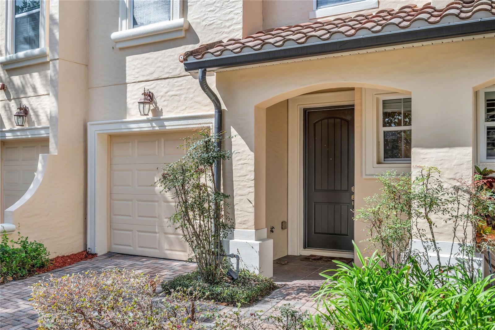 1393 BENEVOLENT STREET