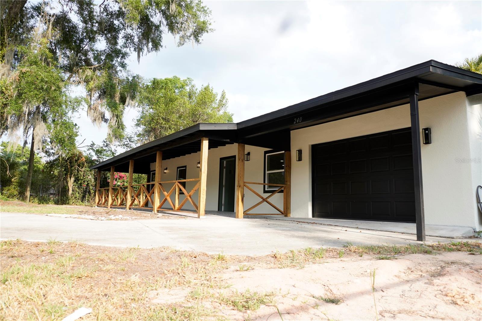 240 W PALMETTO AVENUE