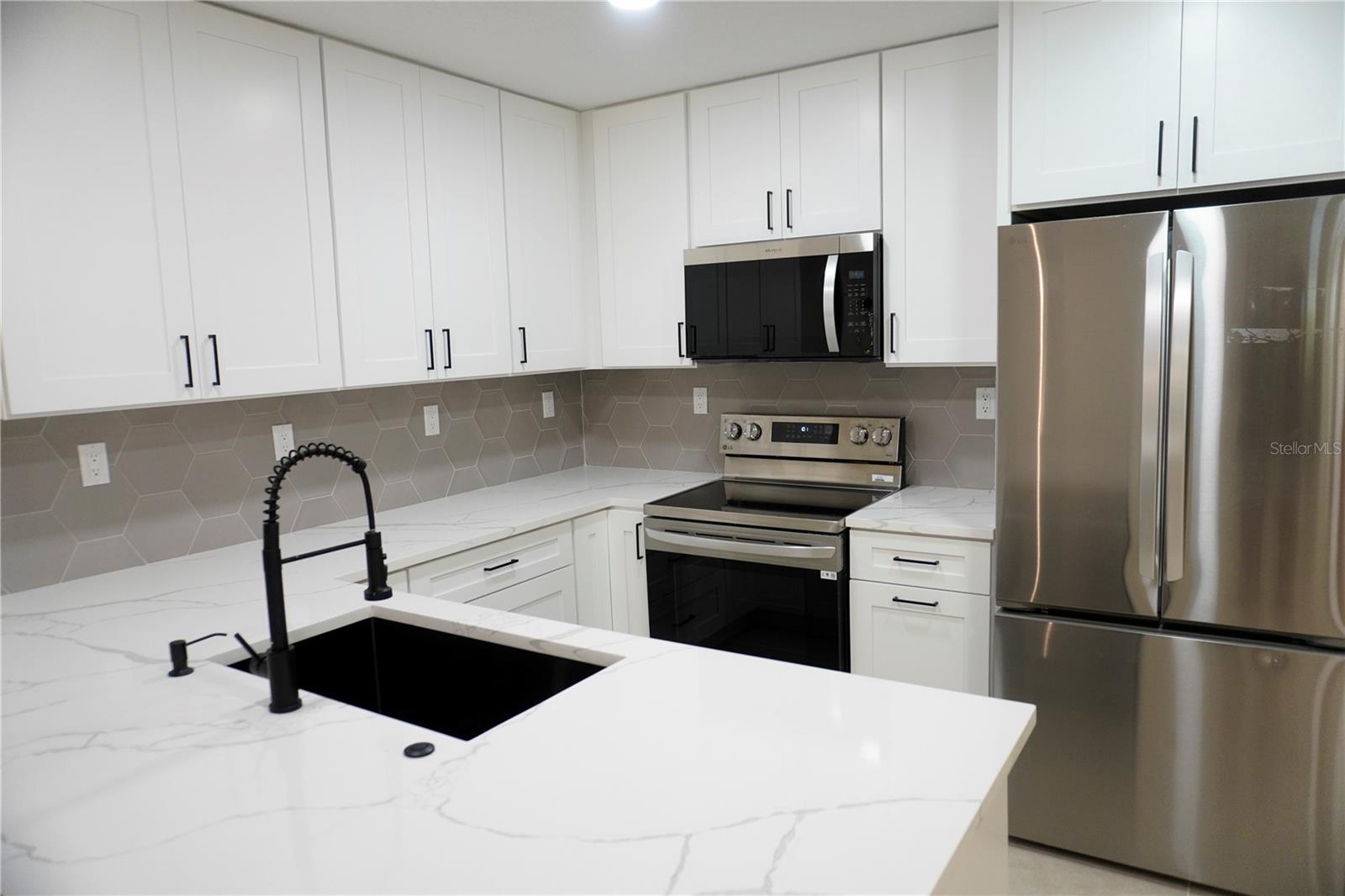 240 W PALMETTO AVENUE