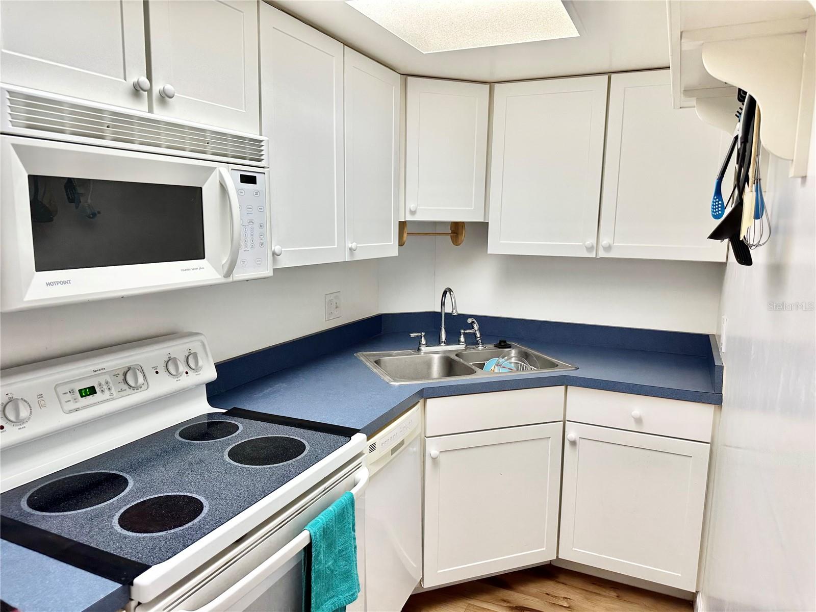 WAVERLY TOWERS CONDO - Residential