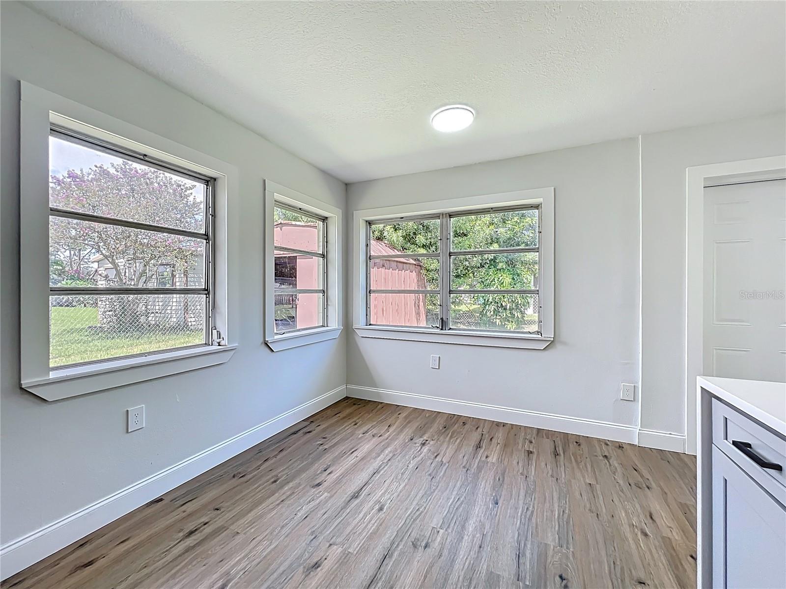 CRESTHAVEN HOMES SEC 1 - Residential