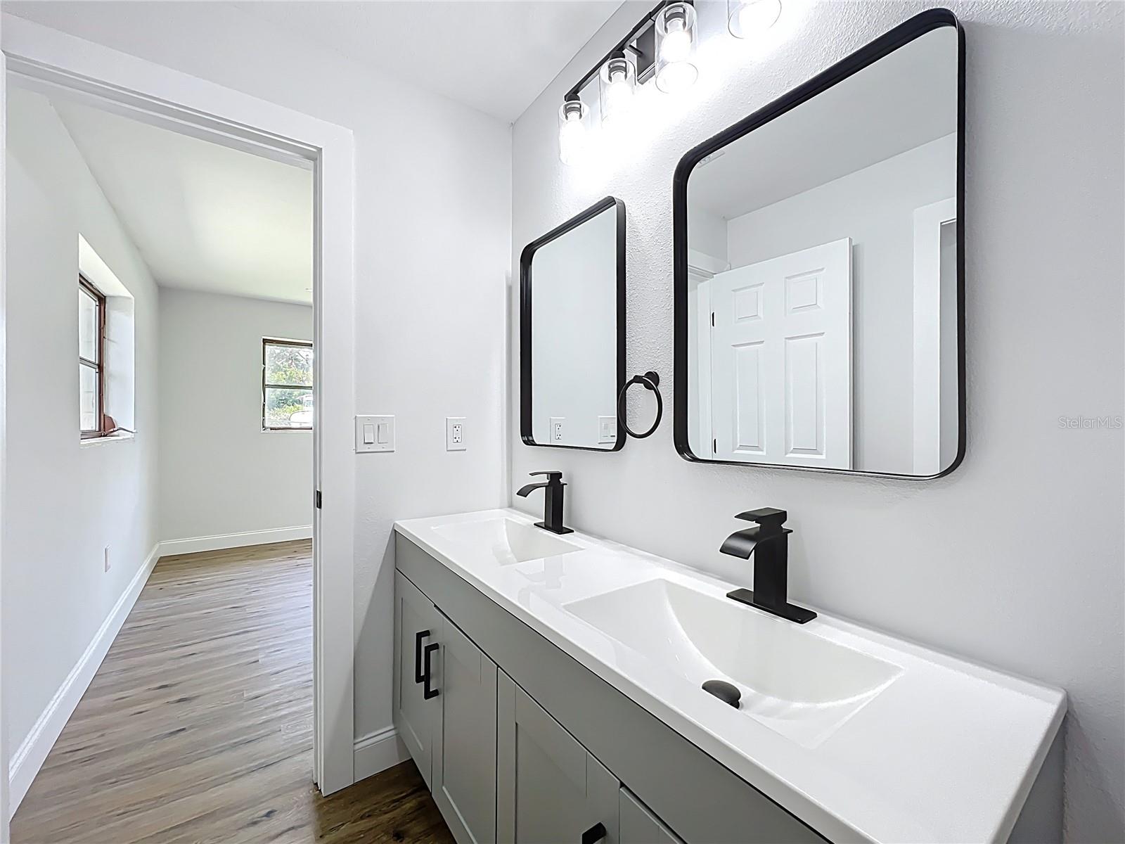 CRESTHAVEN HOMES SEC 1 - Residential