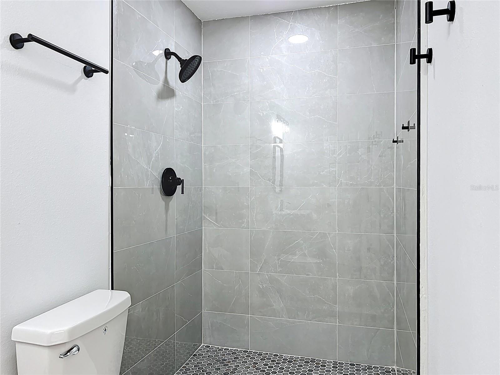 CRESTHAVEN HOMES SEC 1 - Residential