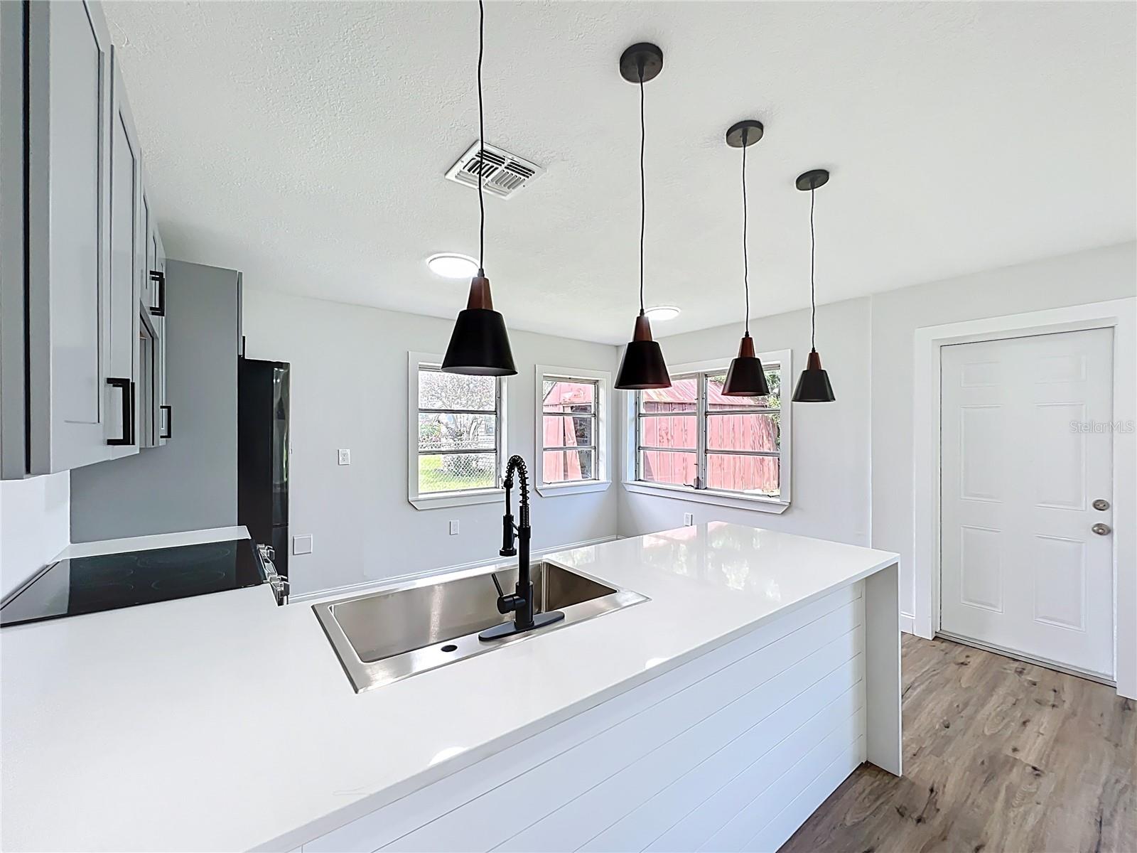 CRESTHAVEN HOMES SEC 1 - Residential