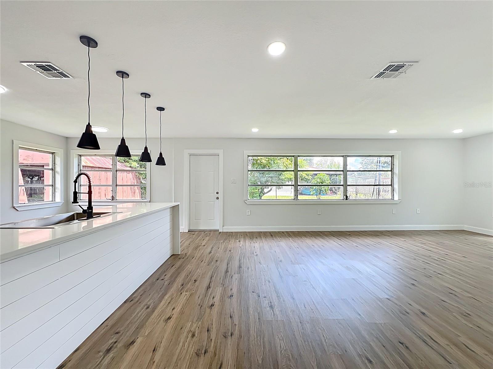 CRESTHAVEN HOMES SEC 1 - Residential