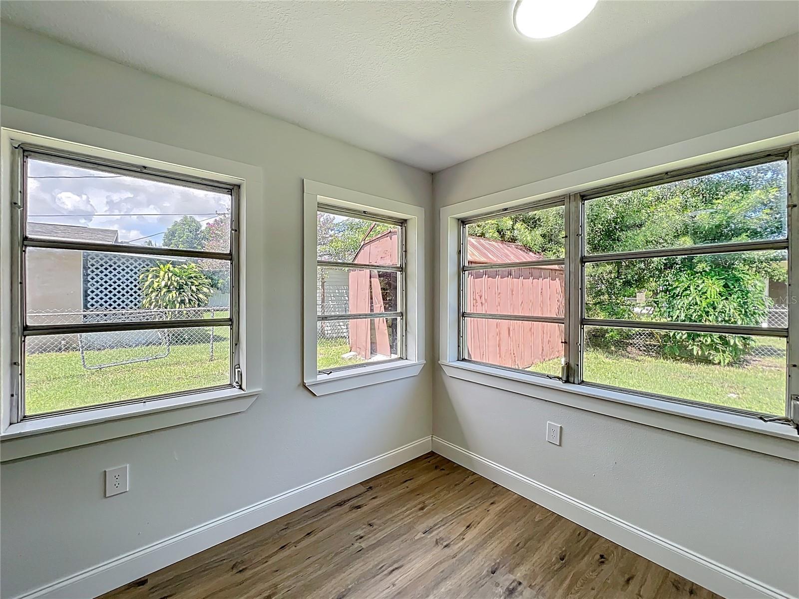 CRESTHAVEN HOMES SEC 1 - Residential