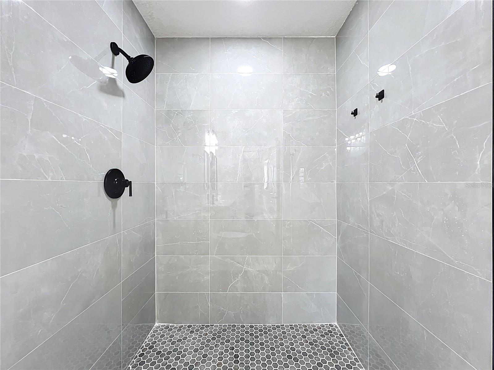 CRESTHAVEN HOMES SEC 1 - Residential