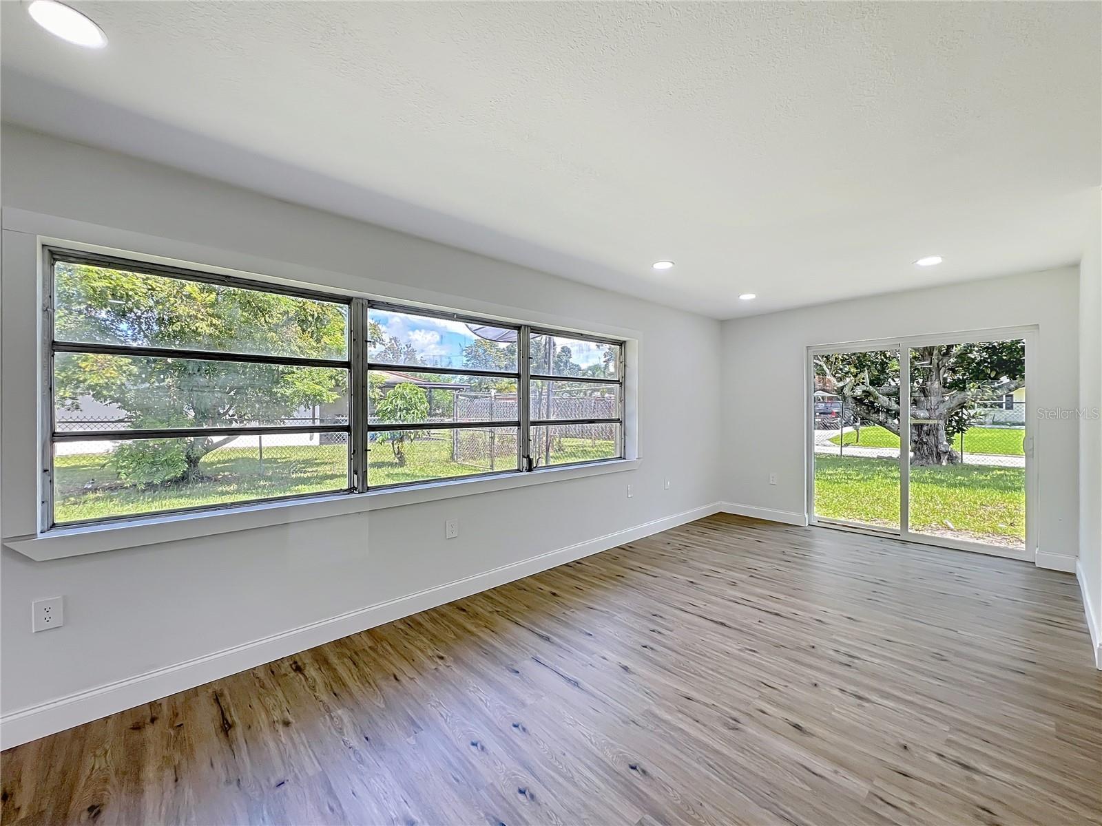 CRESTHAVEN HOMES SEC 1 - Residential