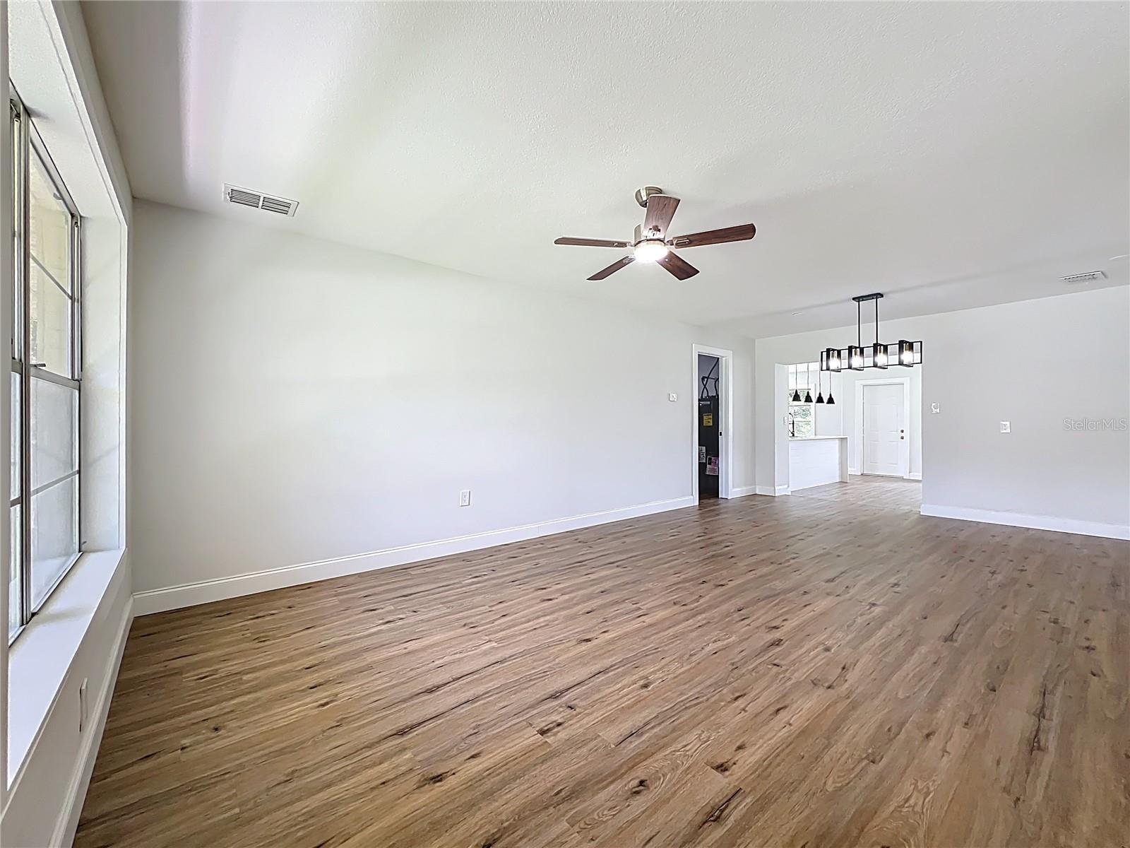 CRESTHAVEN HOMES SEC 1 - Residential