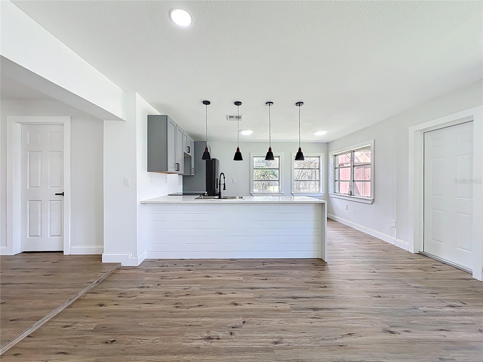 CRESTHAVEN HOMES SEC 1 - Residential