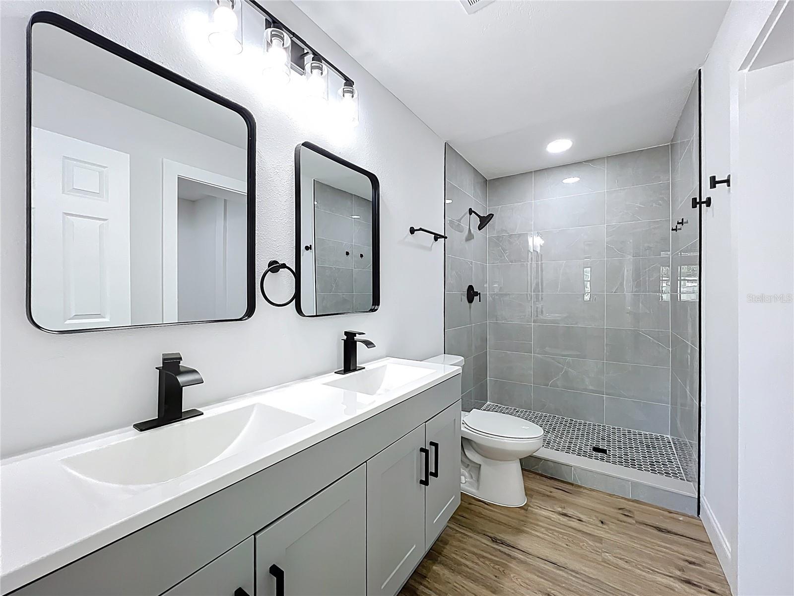 CRESTHAVEN HOMES SEC 1 - Residential