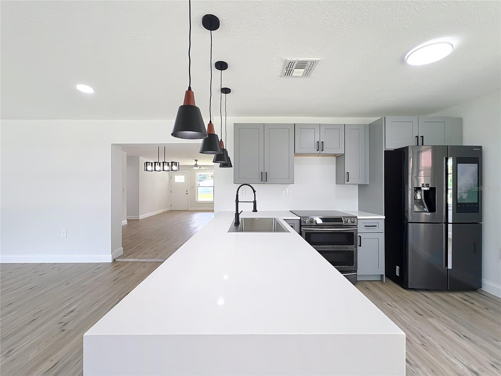 CRESTHAVEN HOMES SEC 1 - Residential