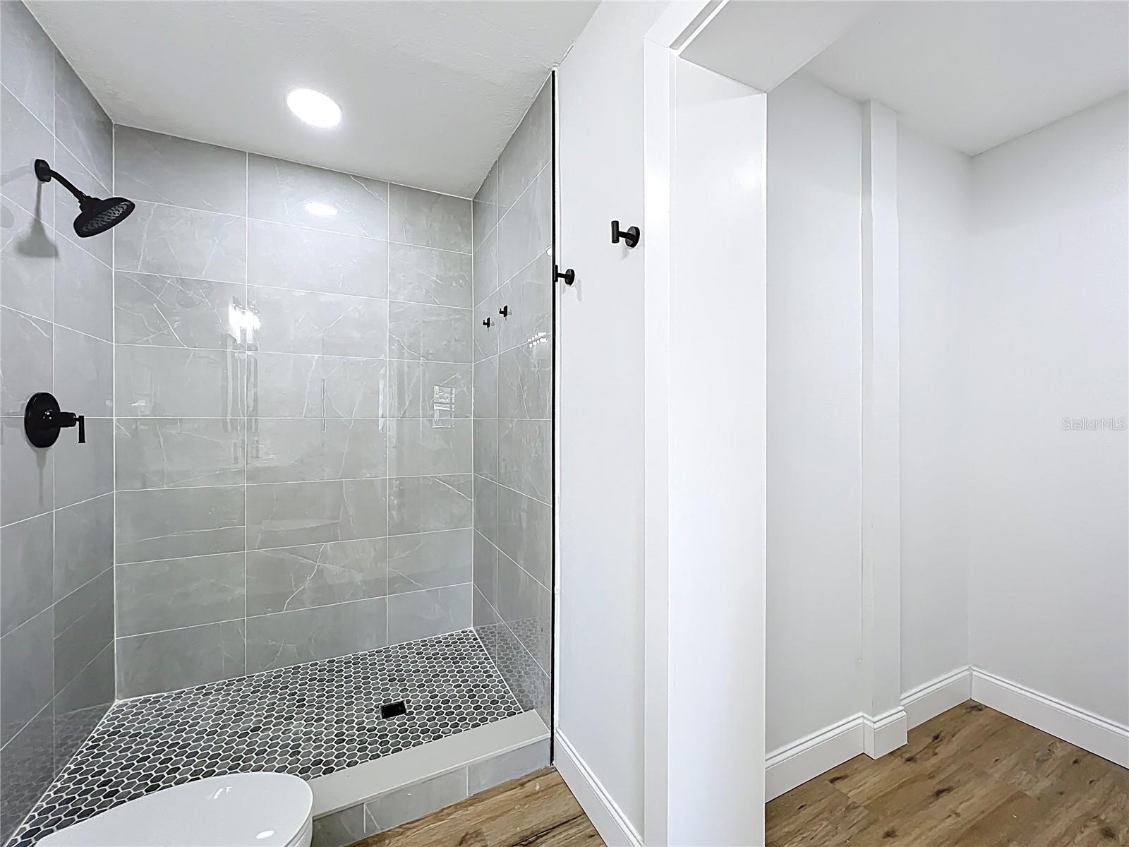 CRESTHAVEN HOMES SEC 1 - Residential