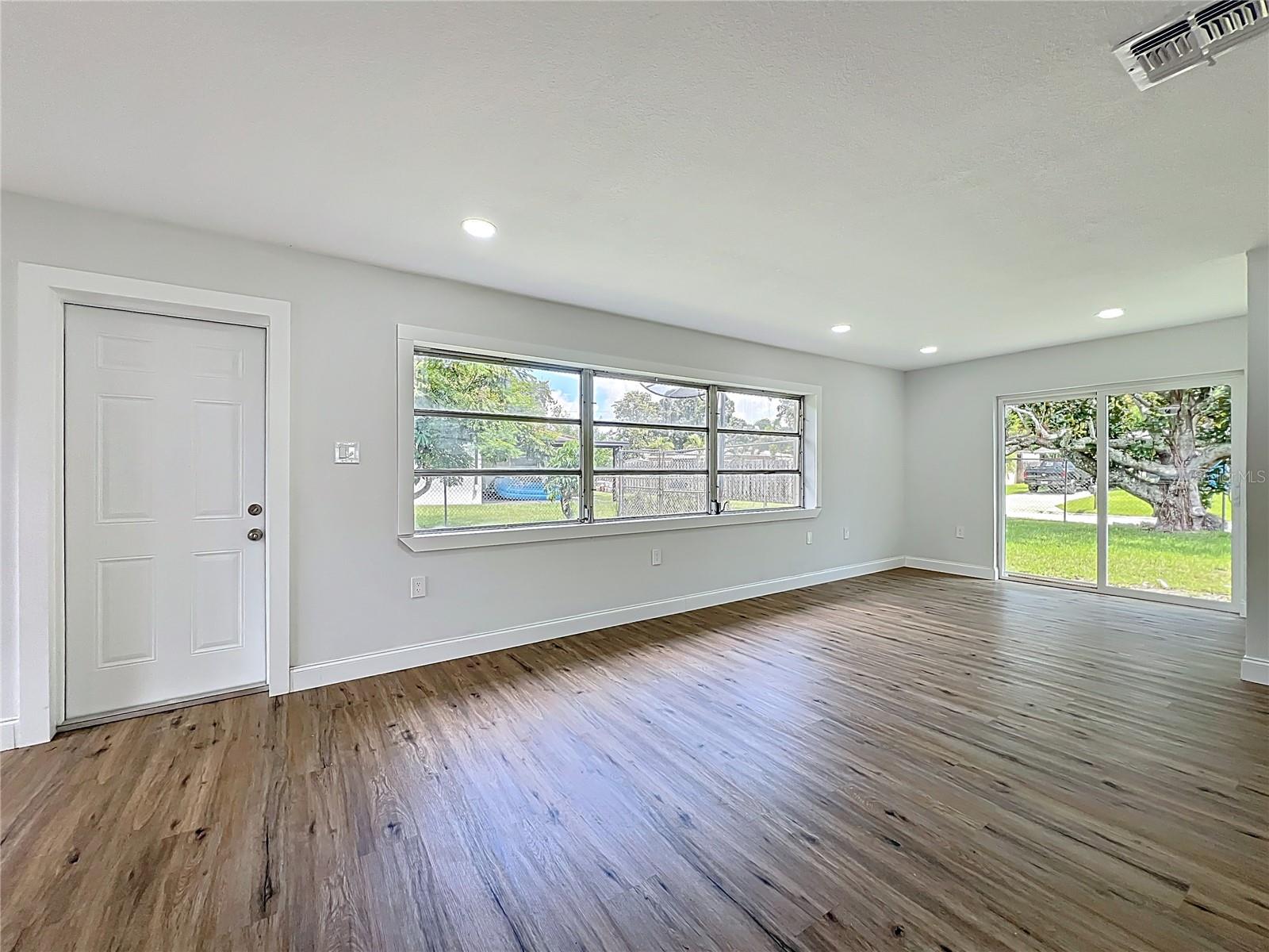 CRESTHAVEN HOMES SEC 1 - Residential