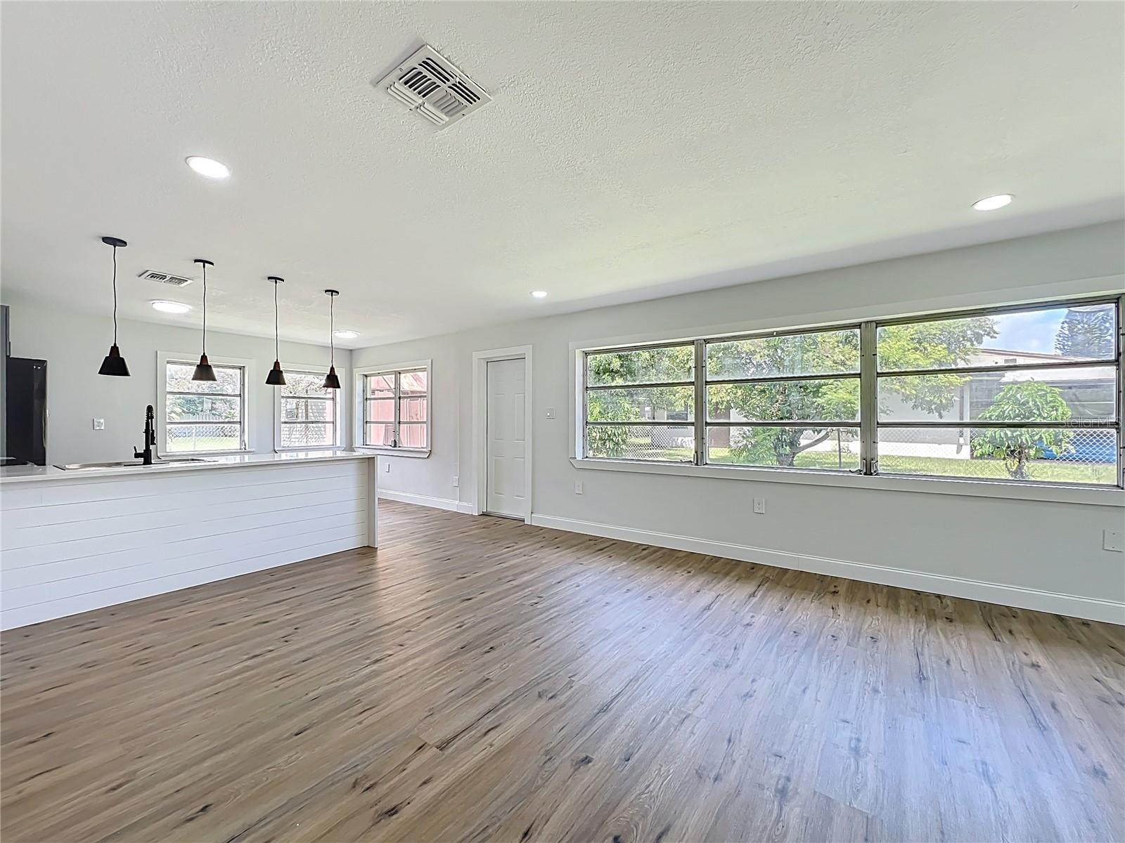 CRESTHAVEN HOMES SEC 1 - Residential