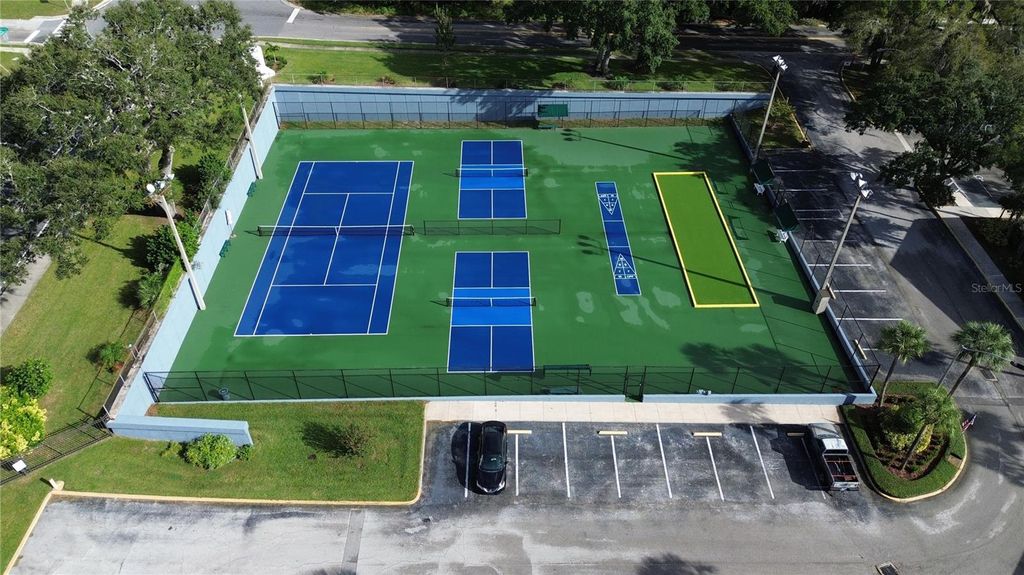 Photo of 3 Escondido Circle #8, Altamonte Springs, FL 32701 (MLS # O6350630)