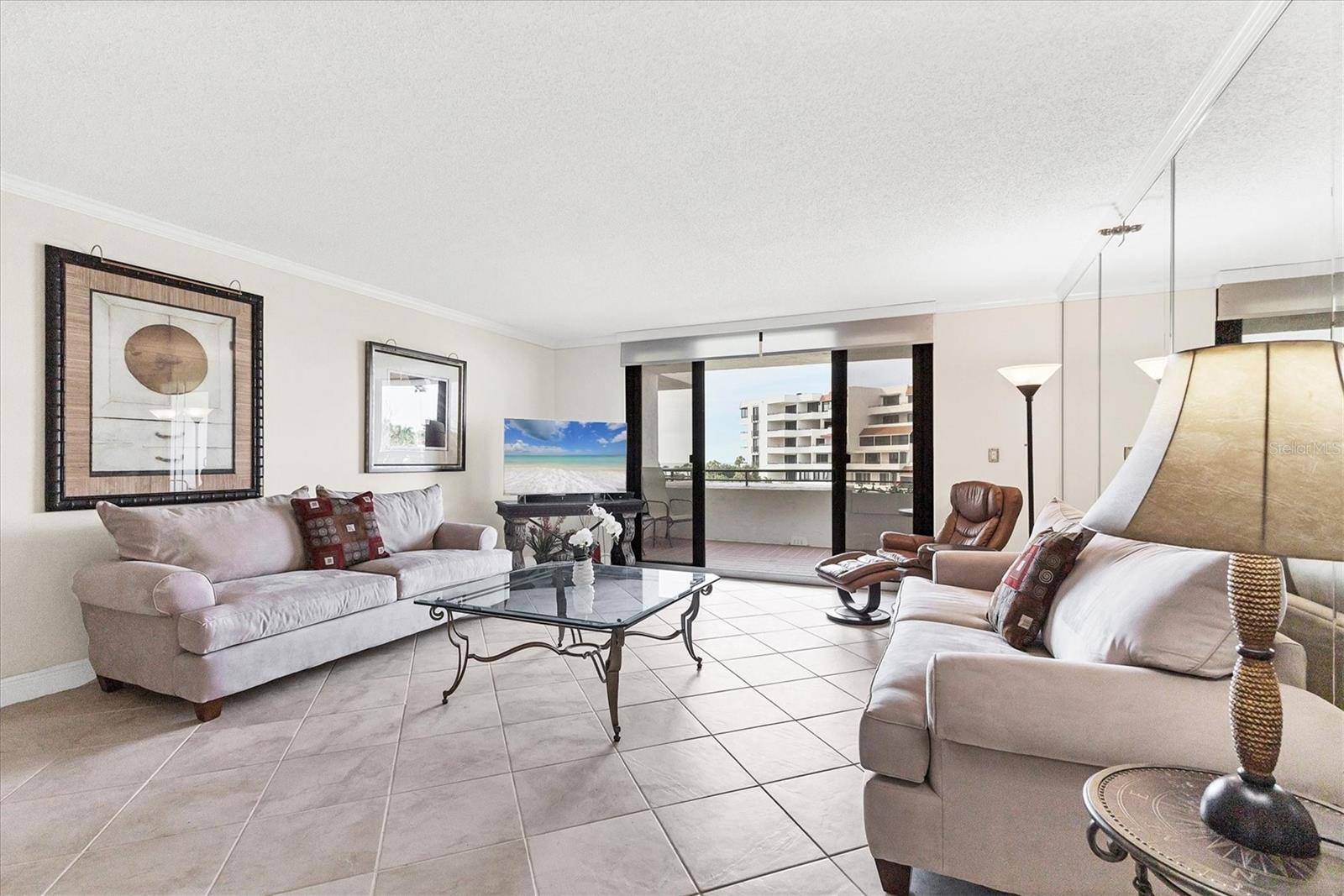 PLAYERS CLUB IV - Residential