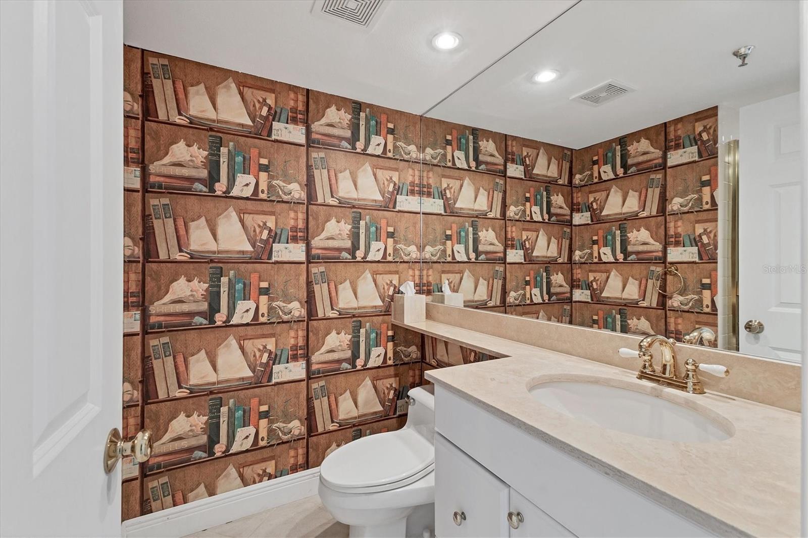 PLAYERS CLUB IV - Residential